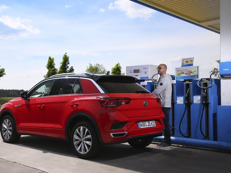 tanken-umfrage-spritpreise-alternativlos-auto.jpg Bild tanken-umfrage-spritpreise-alternativlos-auto.jpg